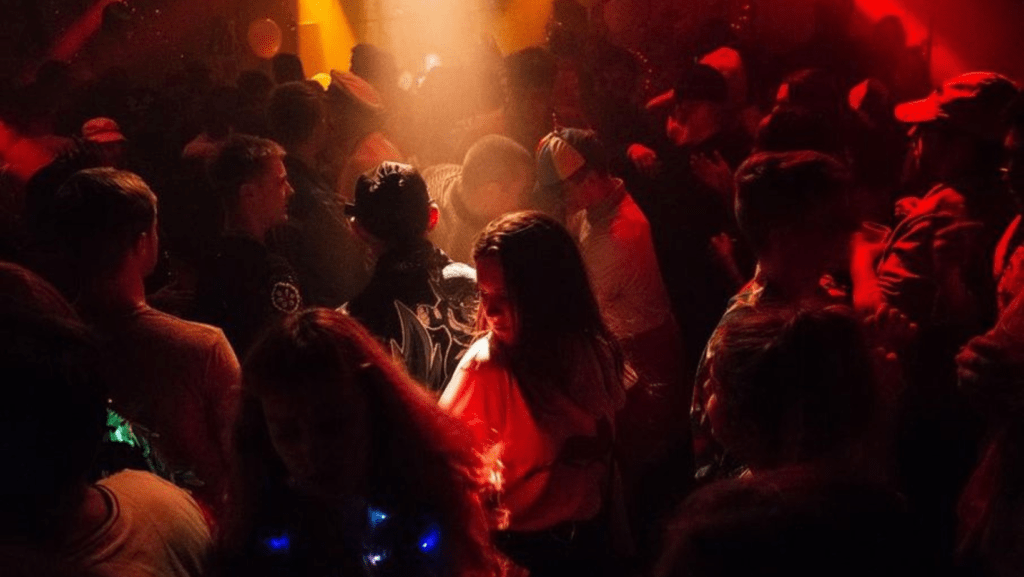 medellin bachelor party vs las vegas