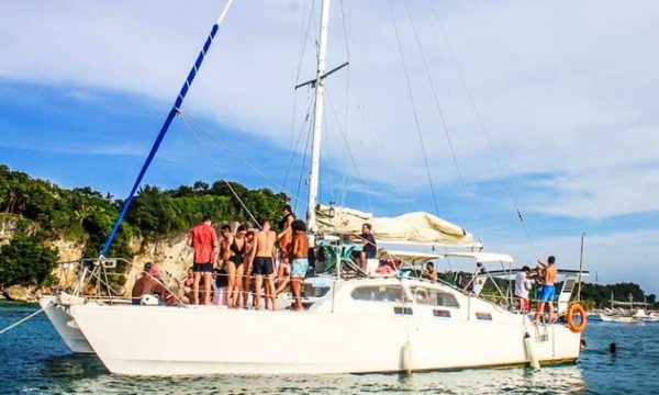 Fiesta-En-Bote-Lujo-Costa-Rica-Jaco Fiestas en Botes de Lujo En Costa Rica y Jaco