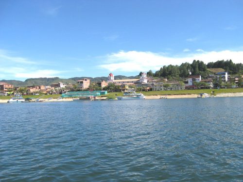 Guatapé-Pier-El-Malecon